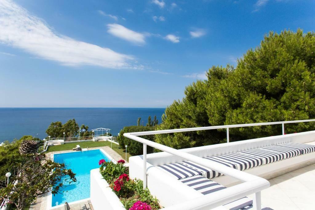 Beautiful, Private Villa By The Sea Agia Marina  Exterior photo