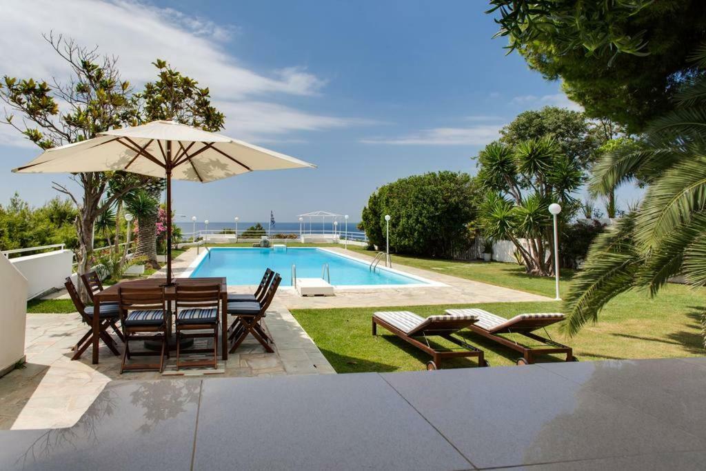 Beautiful, Private Villa By The Sea Agia Marina  Exterior photo