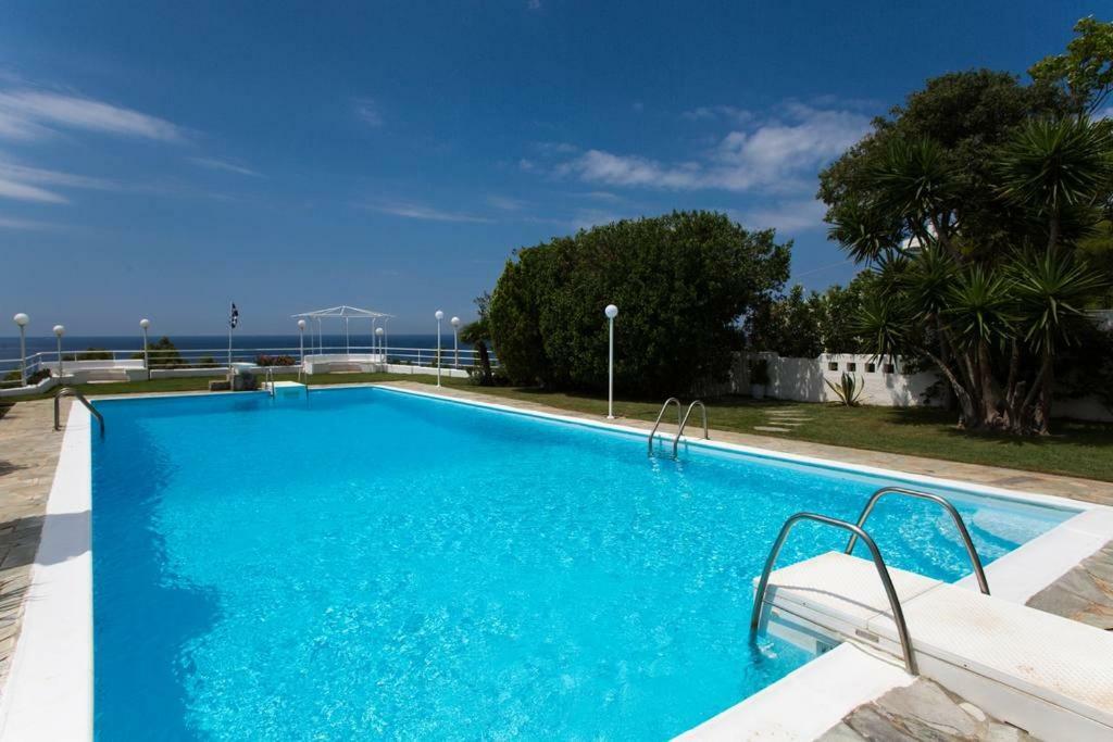 Beautiful, Private Villa By The Sea Agia Marina  Exterior photo
