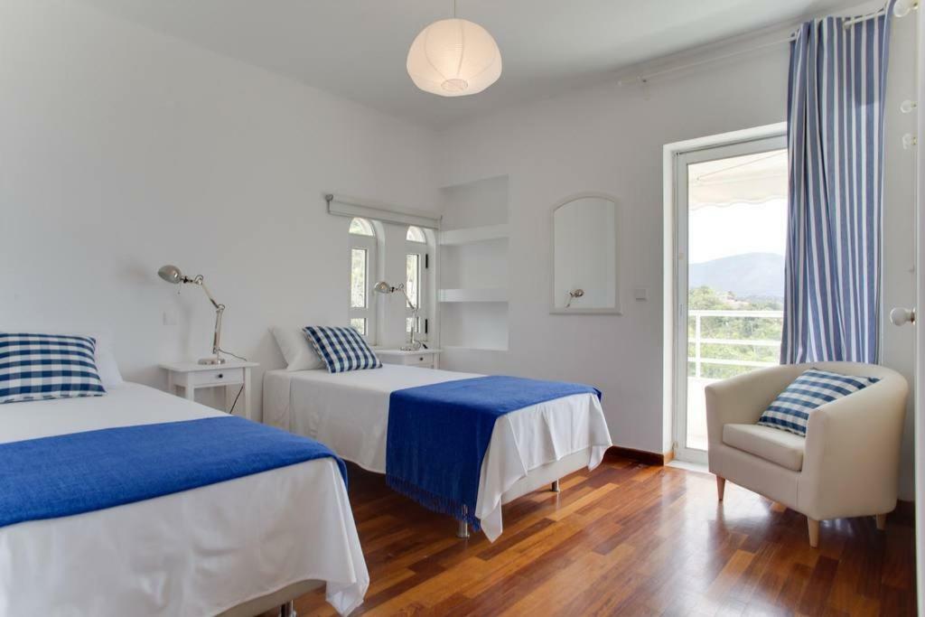 Beautiful, Private Villa By The Sea Agia Marina  Exterior photo