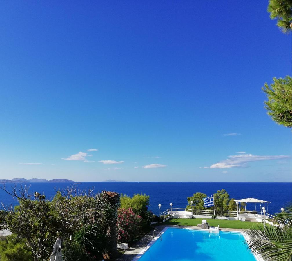 Beautiful, Private Villa By The Sea Agia Marina  Exterior photo